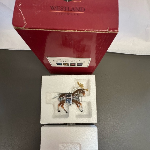 2005 The Trail of Painted Ponies Ornament "Reindeer Roundup" - Picture 8 of 10